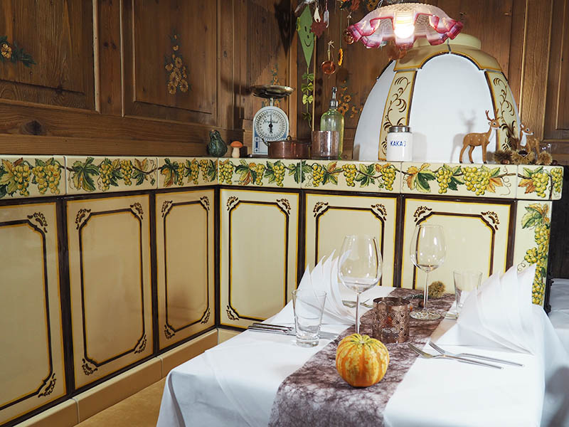 Tisch am Kamin - Weinstube